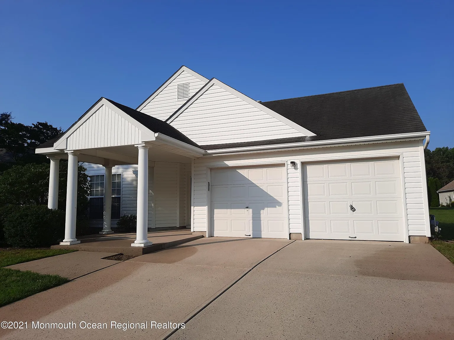 613 Bedford La photo 1