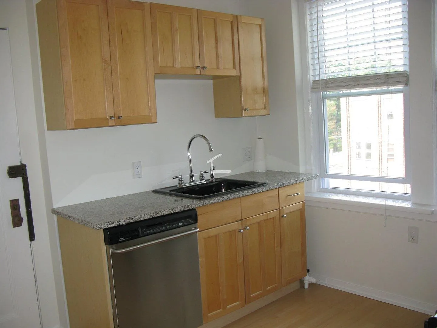 No Fee! Great 1 Bed Apartment Near Boston College Avail 8/1 ~ Ht/Hw Included — Photo 2