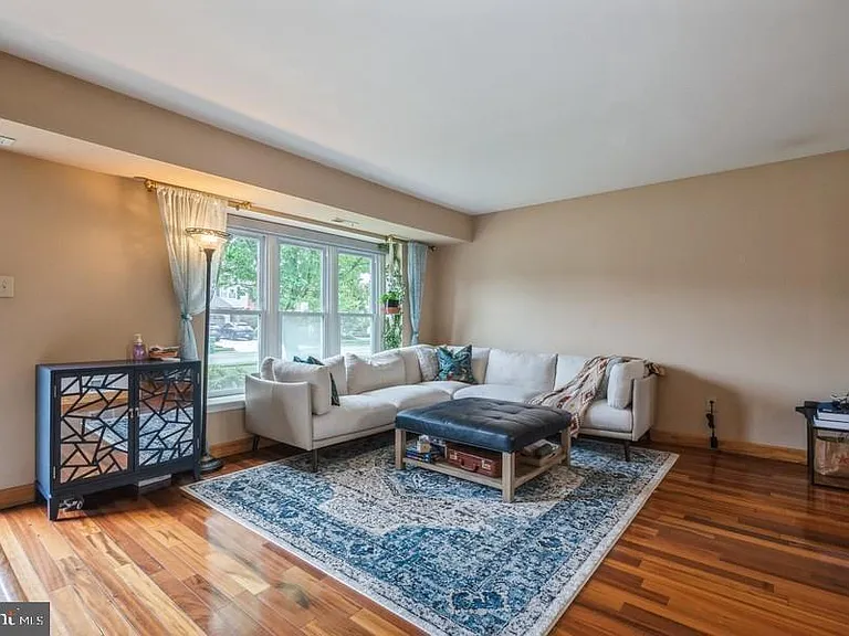 104 Apley Dr — Photo 6