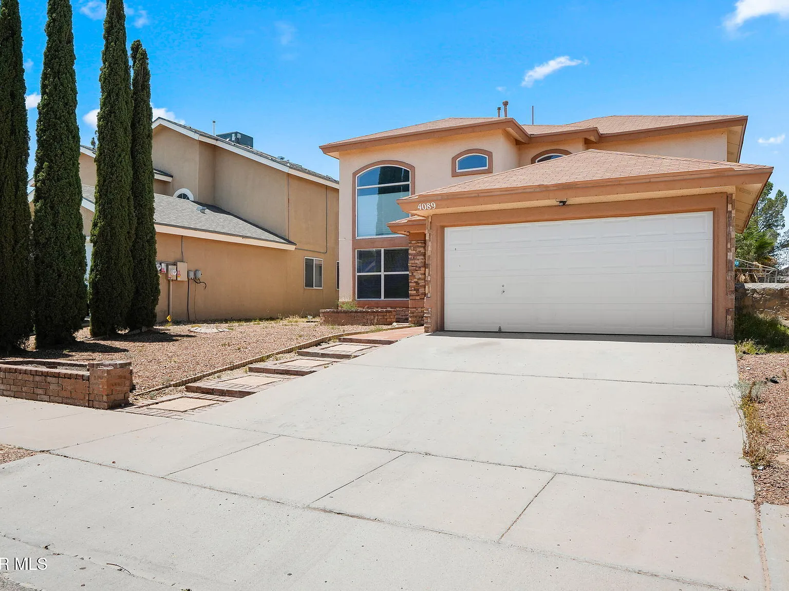 5 bed, 2.0 bath, 1808 sqft, $1,700 — Photo 2
