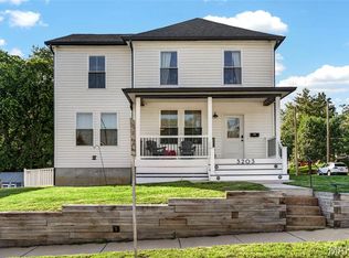 3203 Byron Pl, Saint Louis, MO 63143