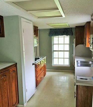 2nd image of 734 Brighton Ln