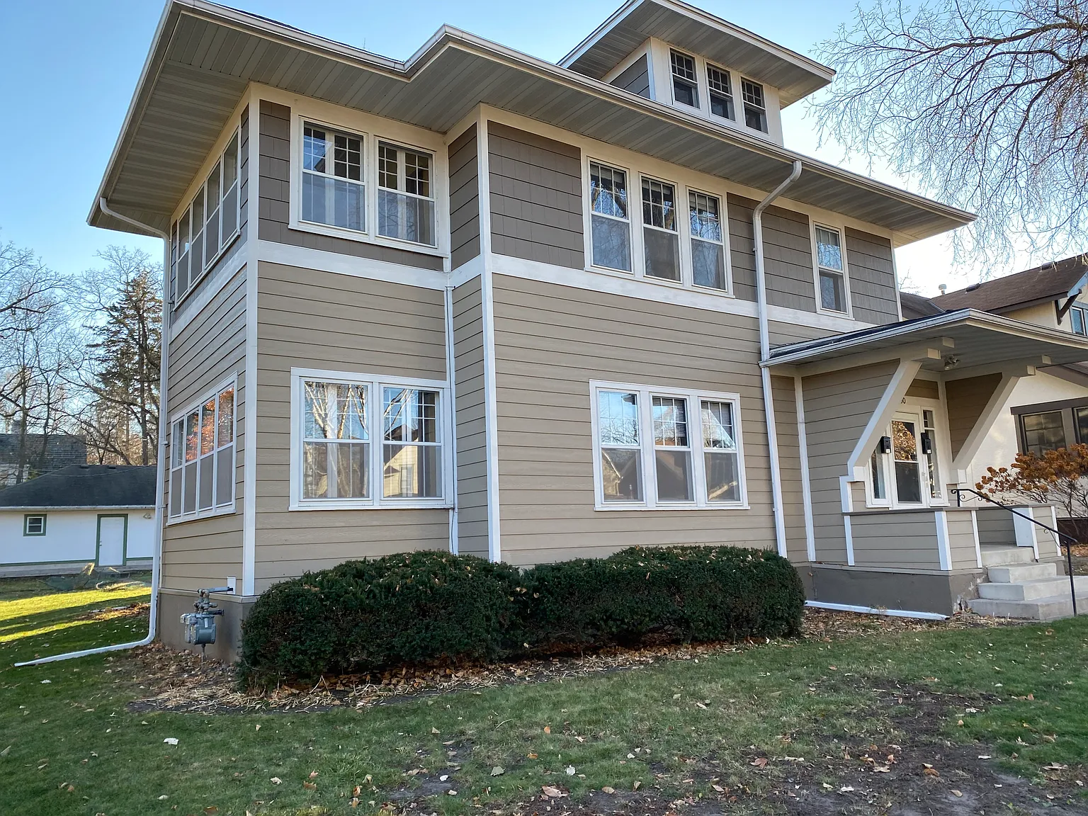 3 bed, 1450 sqft, $1,975 — Photo 1
