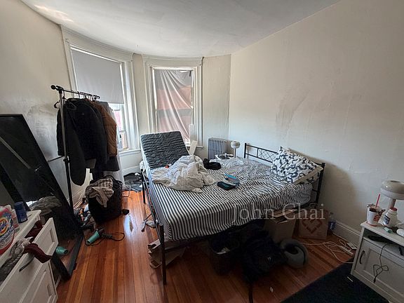 4th image of 15 Mt Hood Rd APT 5