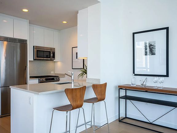 4th image of 160 Madison Ave APT 42G
