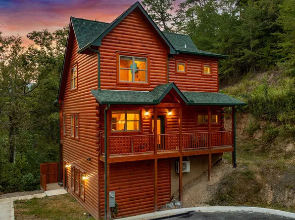 2106 Valley Creek Way, Sevierville, TN 37862
