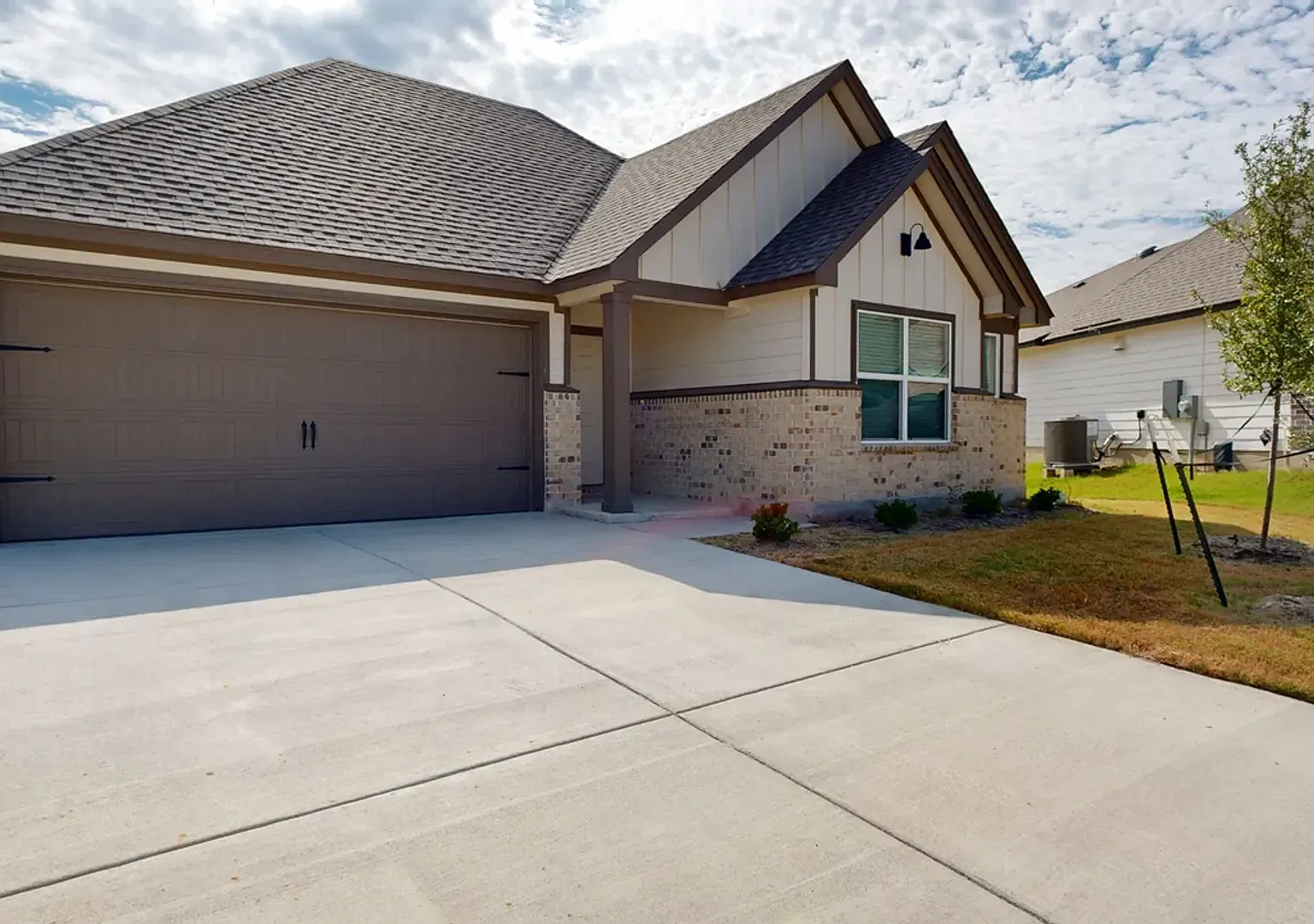 Gorgeous 4 Bedroom In Turnbo Ranch With A Greenbelt On The Back — Photo 2