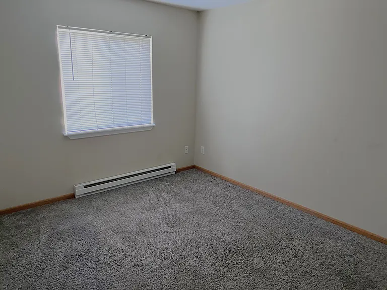 Pineview Apartments — Photo 27