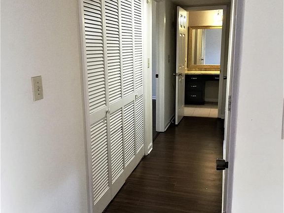 5th image of 2607 Country Trce SE #B