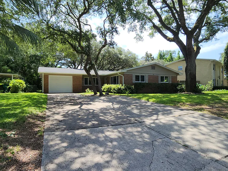 307 Priscilla Dr — Photo 1