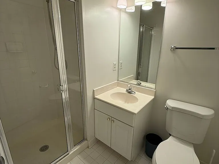 5506 Whitley Park Ter — Photo 6