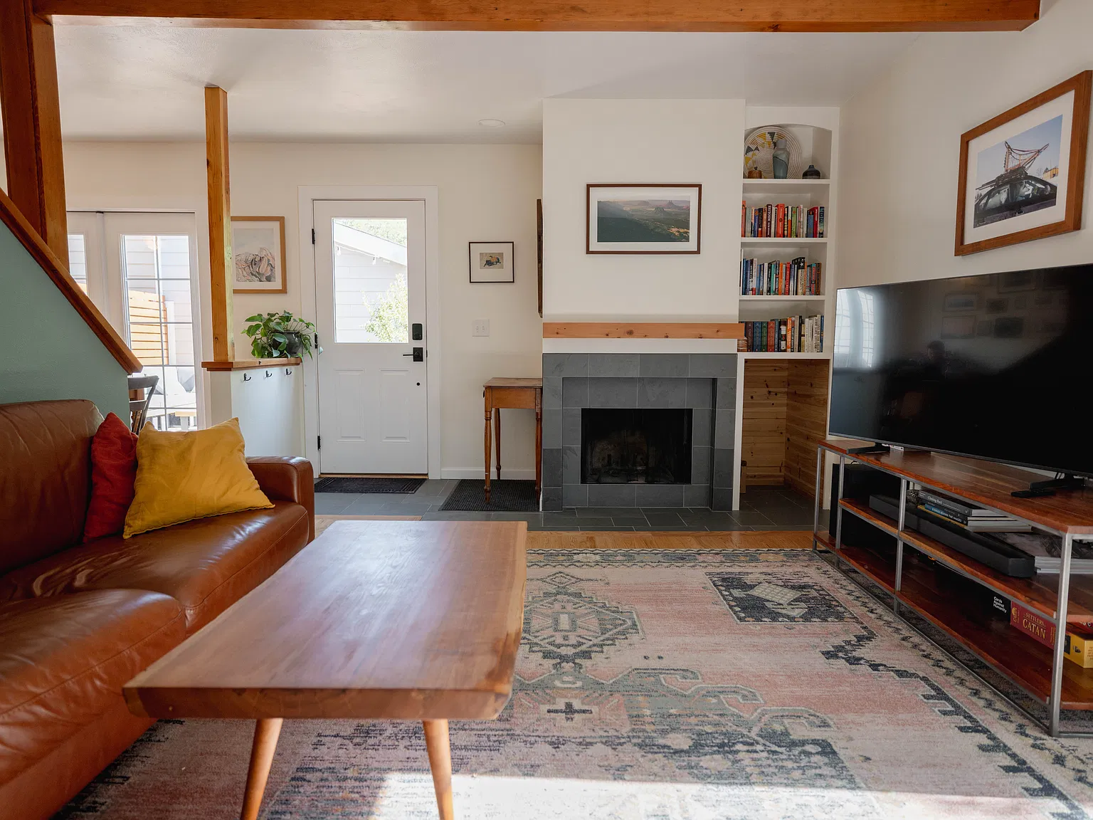 3 bed, 1320 sqft, $3,950 — Photo 4