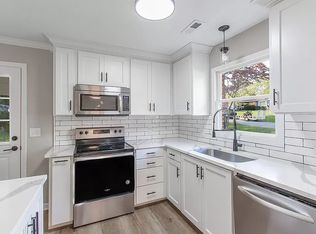 17 Clovelly Rd #1, Stamford, CT 06902