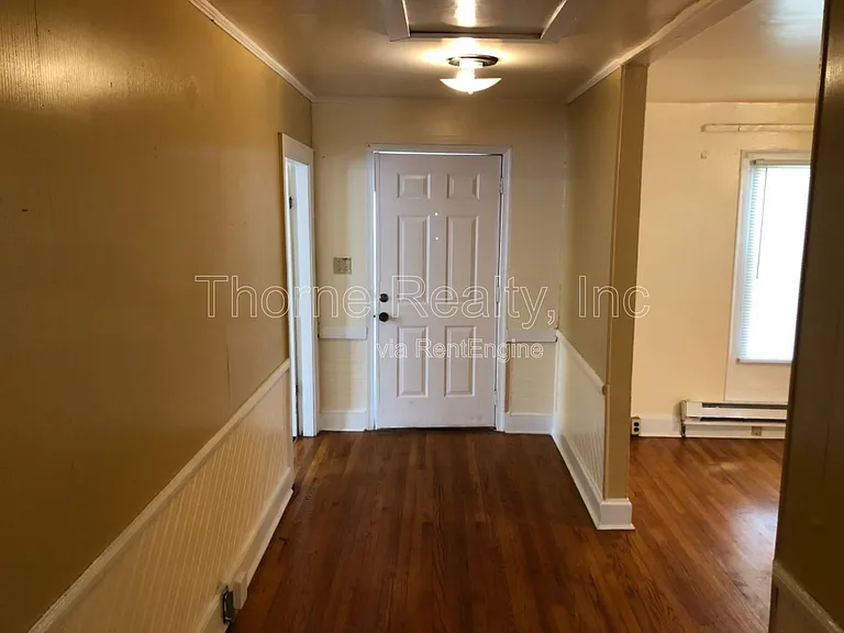 517 NE Main St — Photo 10