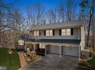 1703 Hunts End Ct, Vienna, VA 22182