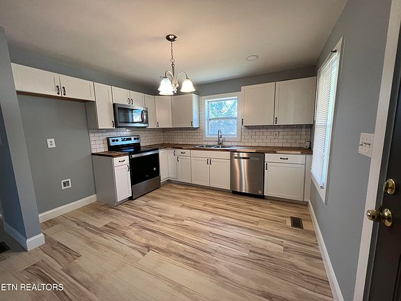 4th image of 4200 Alma Ave
