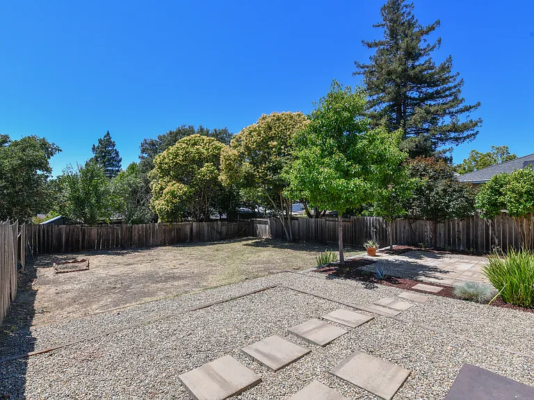 1415 Meek Ave — Photo 34