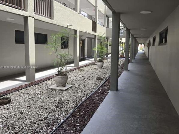 5 Olive Dr APT 9