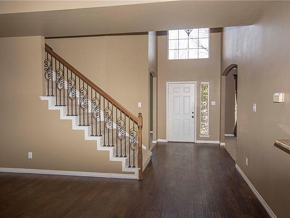 3rd image of 1605 Harvest Glen Dr
