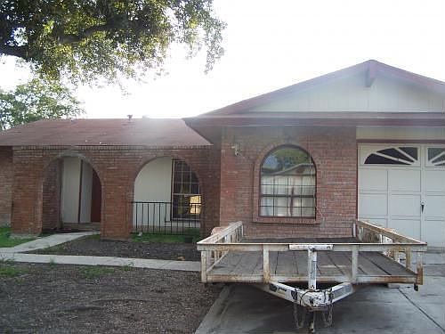 1st image of 1143 Longmont St