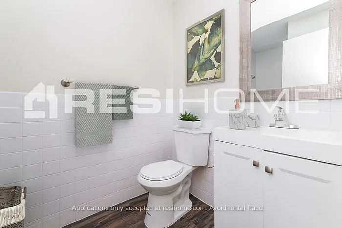 9483 Bayside Ct — Photo 12