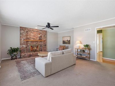 12711 W 101st St, Lenexa, KS, 66215