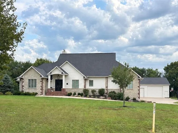 17877 Bond Ave, Overland Park, KS 66221