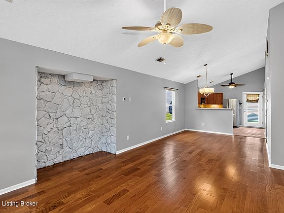 2nd image of 5907 Bay Harbor Dr