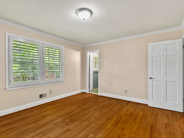 4909 Northwood Lake Dr E — Photo 18