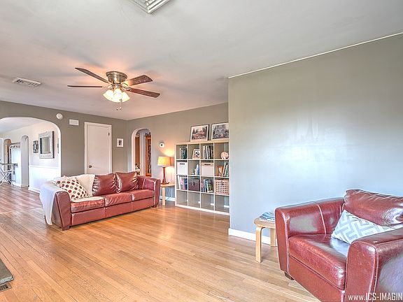 4th image of 110 Earl St