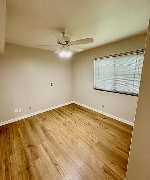 4302 N 29th Way — Photo 15