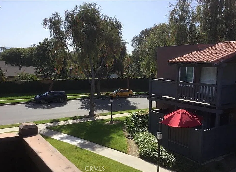1345 Cabrillo Park Dr #J14