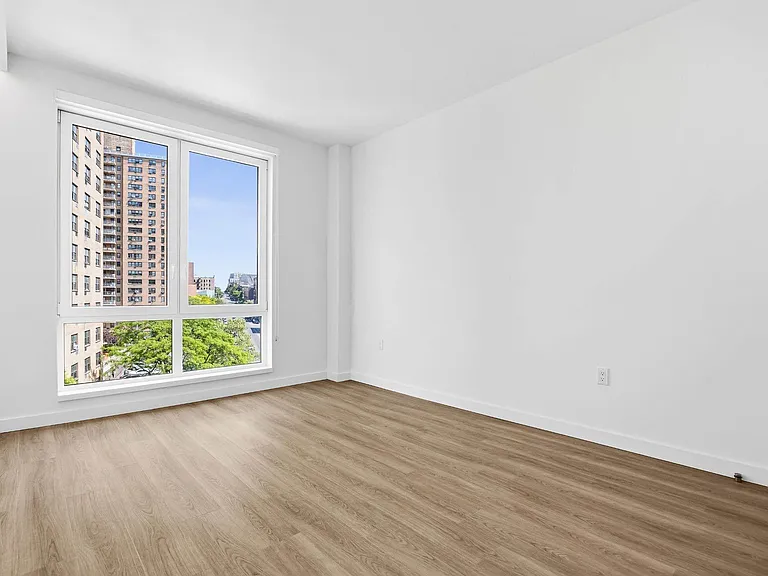100 Sullivan Pl #601 — Photo 11