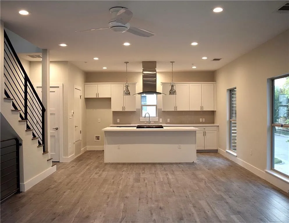 4 bed, 2.5 bath, 1646 sqft, $5,800 — Photo 4