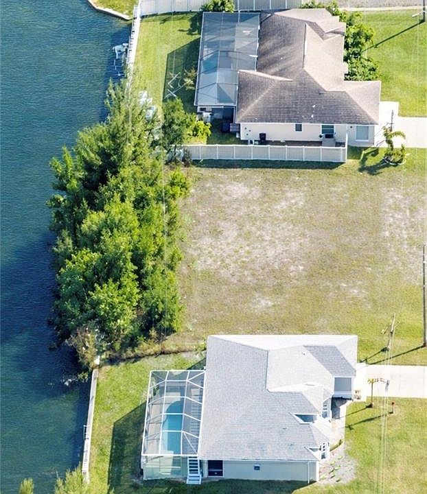 2nd image of 623 SW 22nd TER