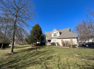 43 Georgetown Ct, Basking Ridge, NJ 07920