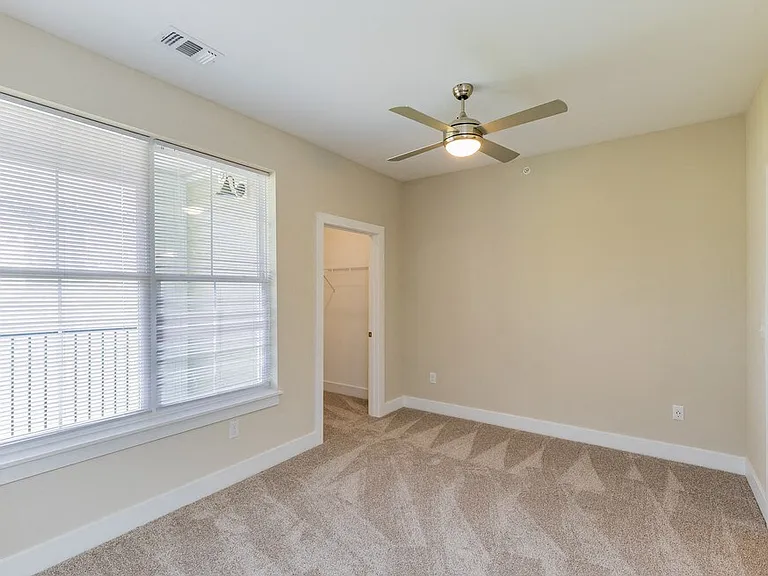 The Flats at Summit Station — Photo 16