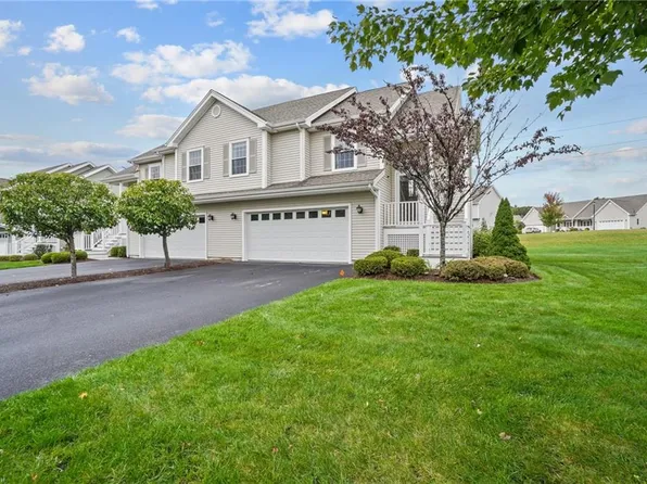 35 Streamview Dr #35, Cumberland, RI 02864