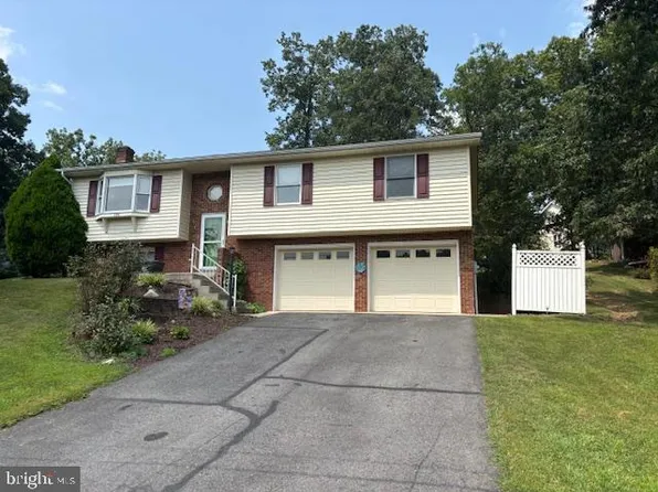 298 Leon Dr, Fort Ashby, WV 26719