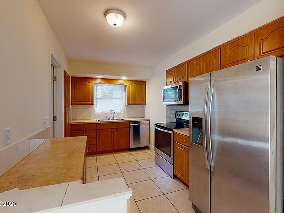 5th image of 1622 Holland St