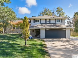 921 N 121st St, Omaha, NE 68154