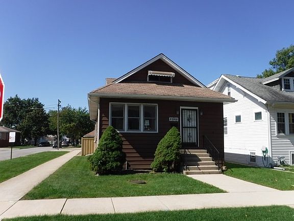 3rd image of 2300 N 73rd Ct
