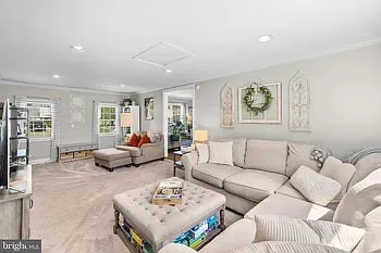 1315 Bayshire Ln — Photo 3