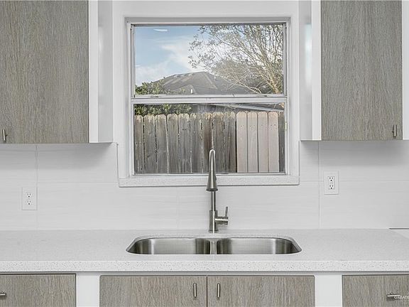 3rd image of 500 Amber Dr
