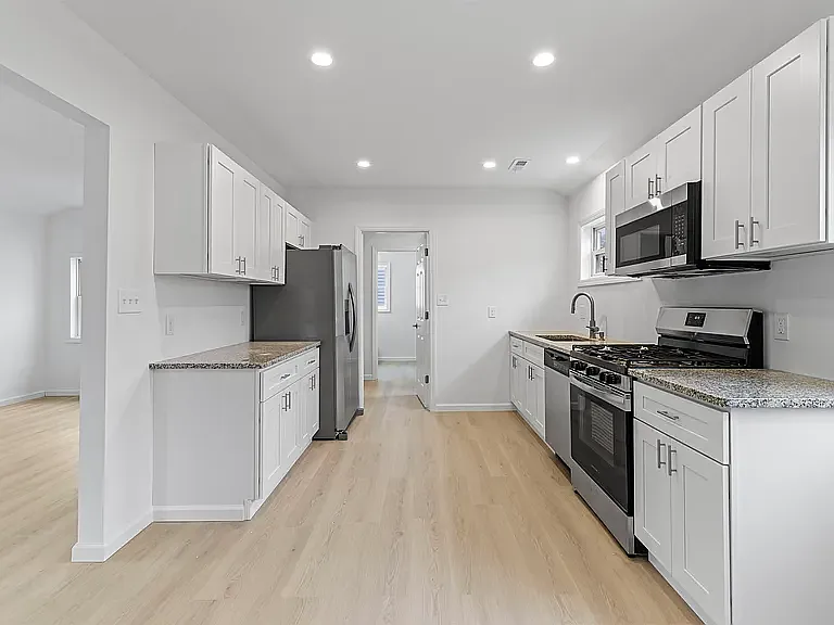 16 4th Ave #B — Photo 6