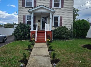 2 Anne St, Middlesex, NJ 08846