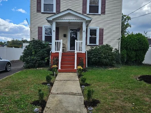 2 Anne St, Middlesex, NJ 08846