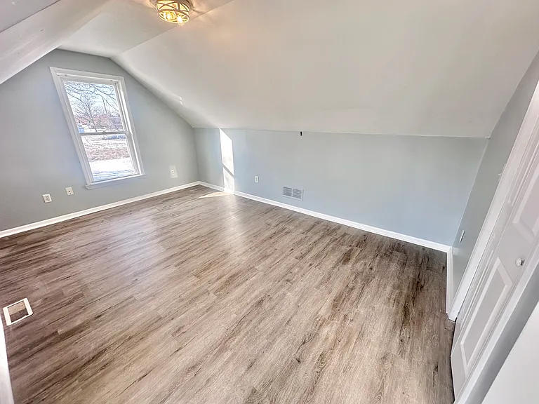 1751 Clara St — Photo 47