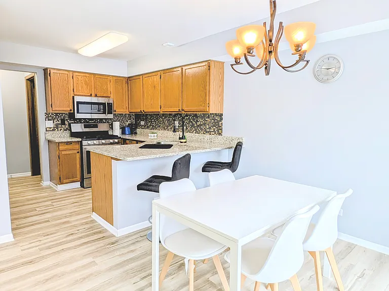 S Pembroke Dr — Photo 6