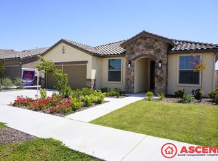 9215 Blossom Creek Dr, Shafter, CA 93263